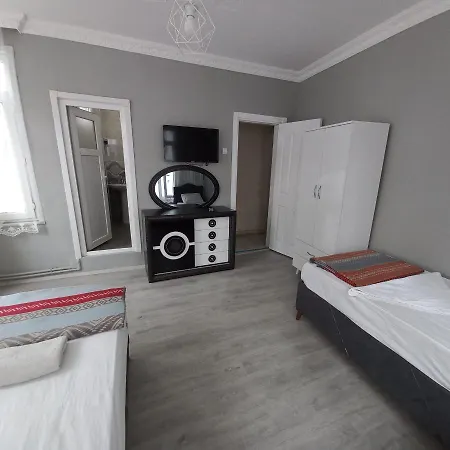 Gunes Bed & Breakfast *